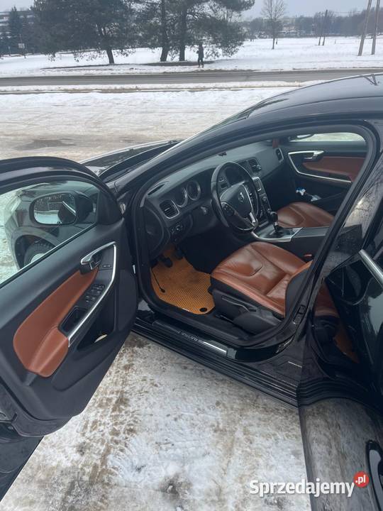 Volvo V60 Momentum nieuszkodzony Tomaszów Mazowiecki