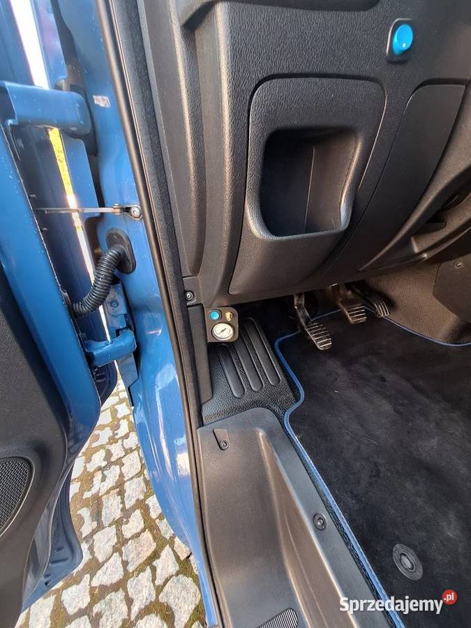 Renault master autolaweta laweta 35t na haku niebieski Sanok