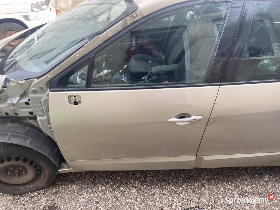 Drzwi lewe prawe tył przód TED11 Renault Scenic Rok produkcji 2011 sprzedam