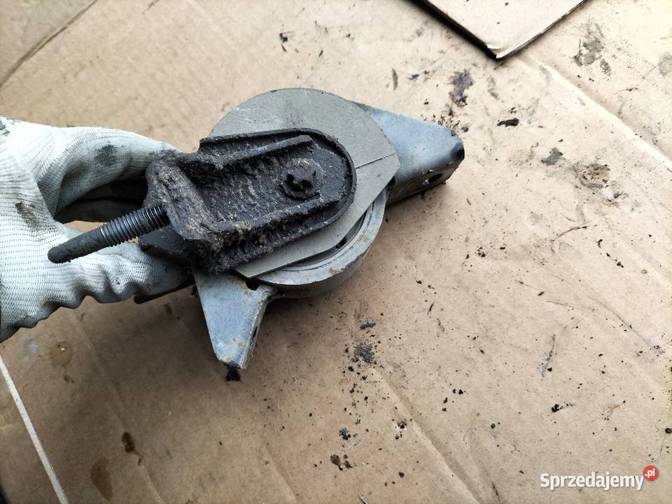 OPEL AGILA A 10 TYLNA DOLNA PODUSZKA SILNIKA Kamień-Kolonia