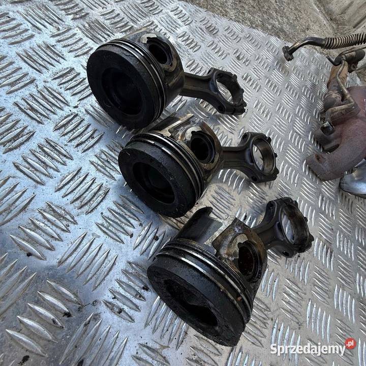 Tłok z korbowodem Hyundai ix35 2013 D4FD 17 CRDI Blok silnika Barłogi