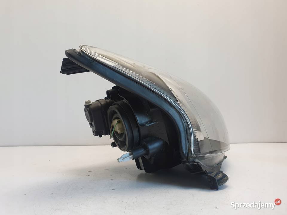 Toyota Aygo PRZEDNIA LAMPA PRAWA prawy przód Janów