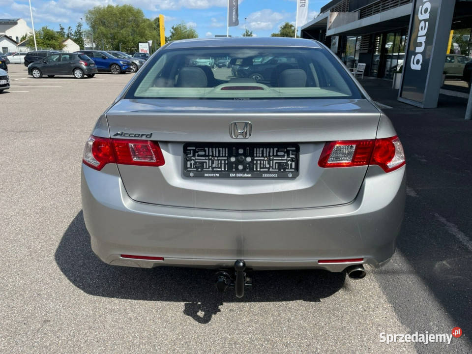 Honda Accord VIII 2008 2000cm3 Sadlno