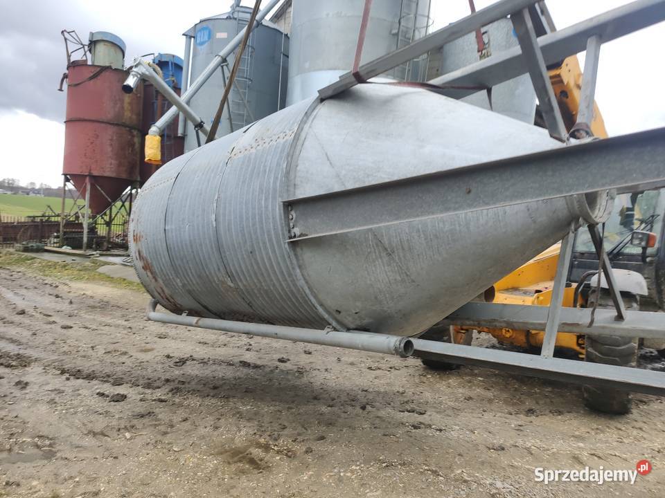 Silos paszowy około 8 ton 9 ton łódzkie Kraszewice