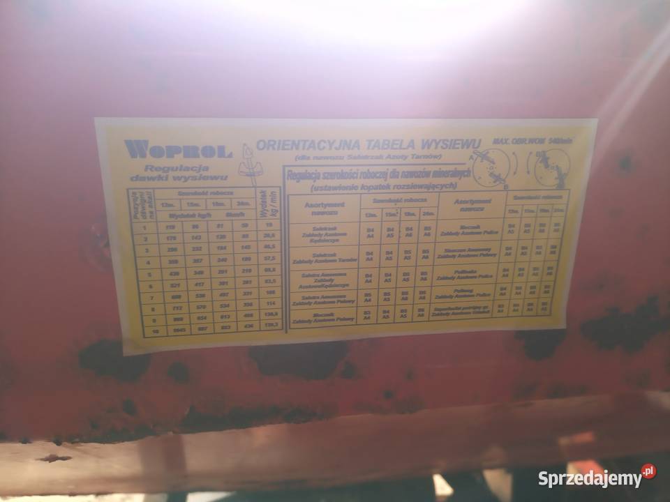 Rozsiewacz nawozu dwutalerzowy Leźnica Wielka