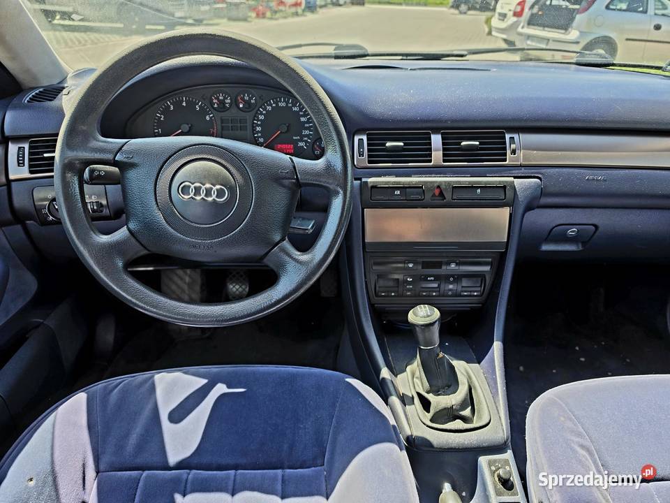 Audi A6 sedan 24 benzyna srebrny Ładny manualna Solec-Zdrój