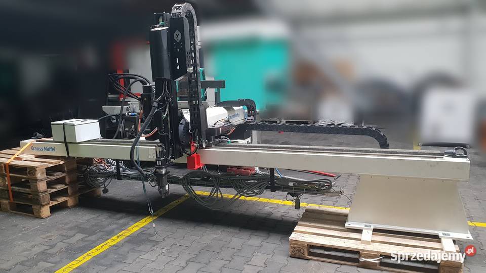 Wtryskarka Krauss Maffei 2501400CX z robotem i Koszalin