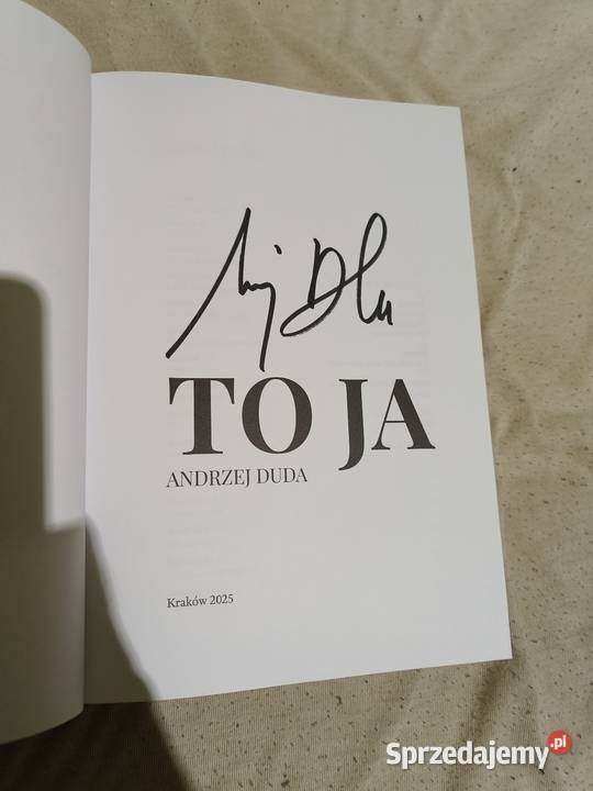 Sprzedam książke z autografem Andrzeja Dudy Pozostałe