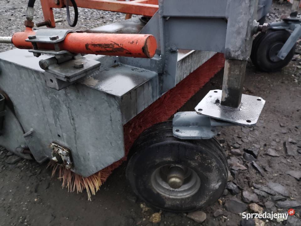 Zamiatarka hydrauliczna ocynk 2010r BRIRI SH215 nieuszkodzony Pozostałe