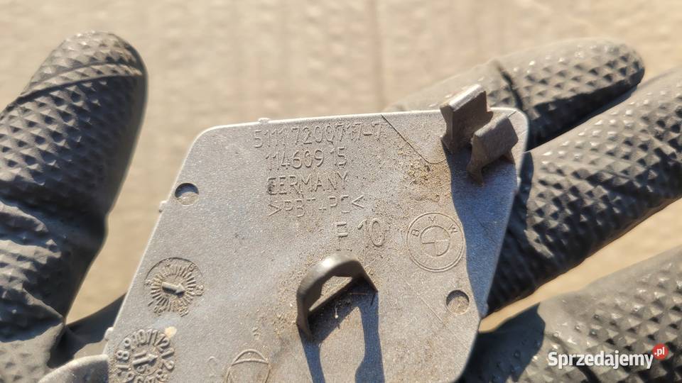 BMW F10 F11 ZAŚLEPKA HAKA HAK ZDERZAK PRZÓD Pozostałe Ruda Śląska