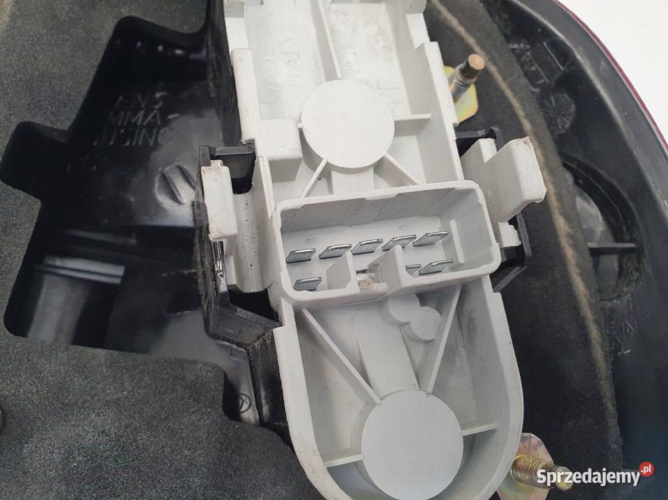 Volvo V40 I lift 9904r TYLNA LAMPA LEWA lewy tył osobowe Lampy tylne lubelskie Chełm