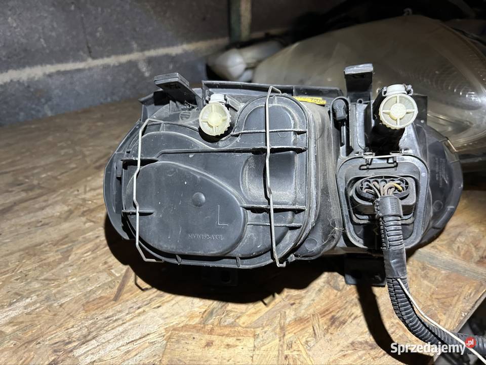 Lampa prawy lewy przód Vw golf IV oryginał