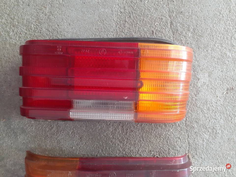 MERCEDES W114 W115 REFLEKTORY LAMPY TYŁ Toruń
