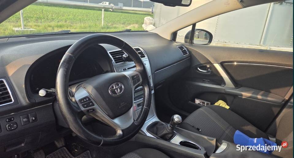 Tanio Toyota Avensis 2 D4D 2013r
