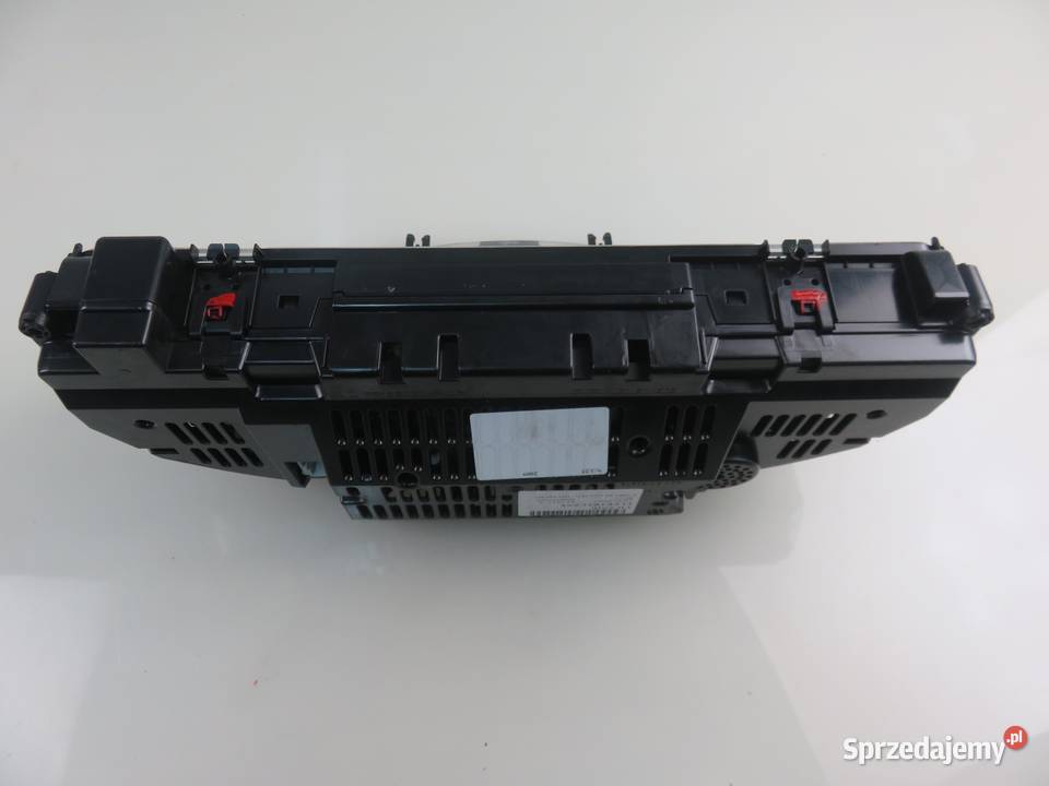 LICZNIK MERCEDES S204 C 200 CDI 2049004000