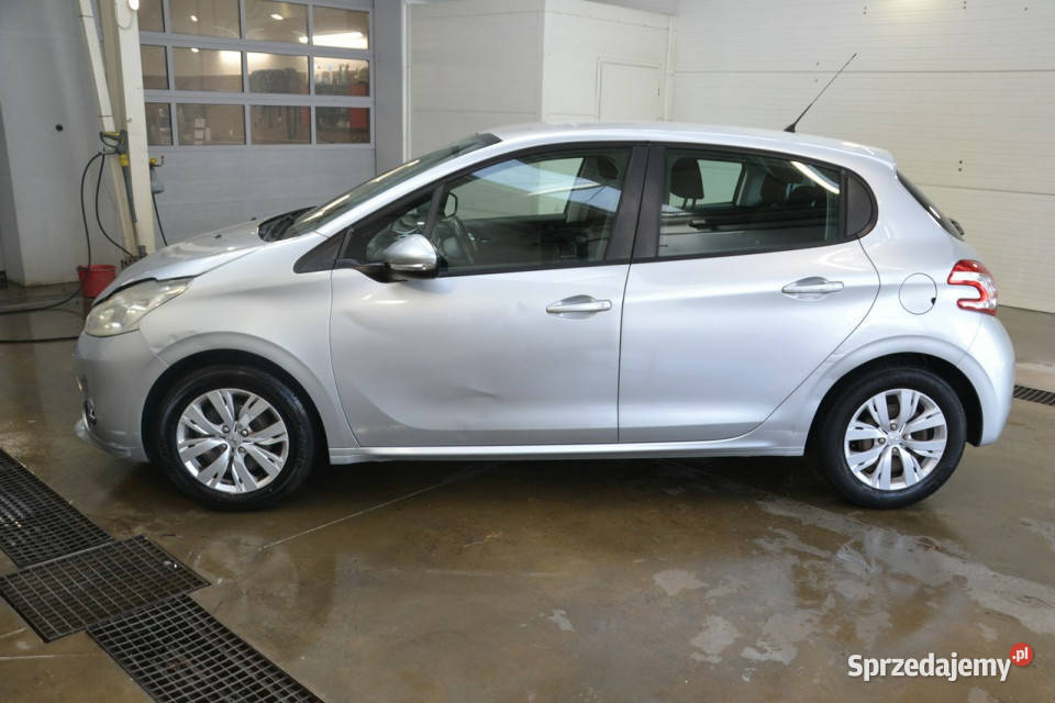 Peugeot 208 12 benzyna 82 klimatyzacja tablet Rok produkcji 2014 Kęty