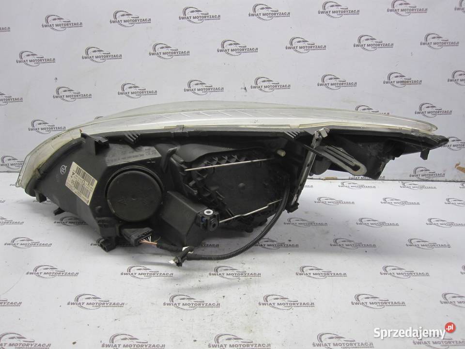 RENAULT MEGANE III 11r lampa prawa przód Kielce sprzedam