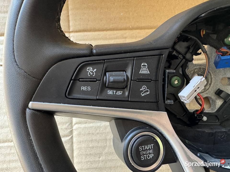 ALFA ROMEO STELVIO KIEROWNICA MULTIFUNKCYJNA osobowe