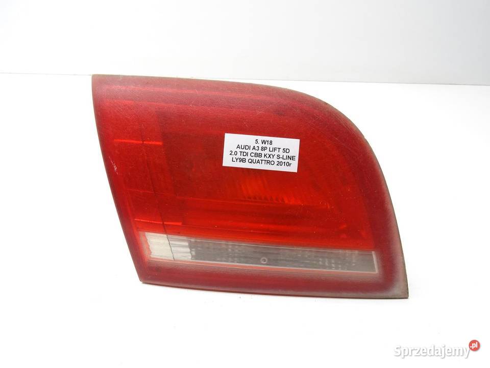 LAMPA LEWA LEWY TYŁ TYLNA W KLAPE 8P4945093D osobowe