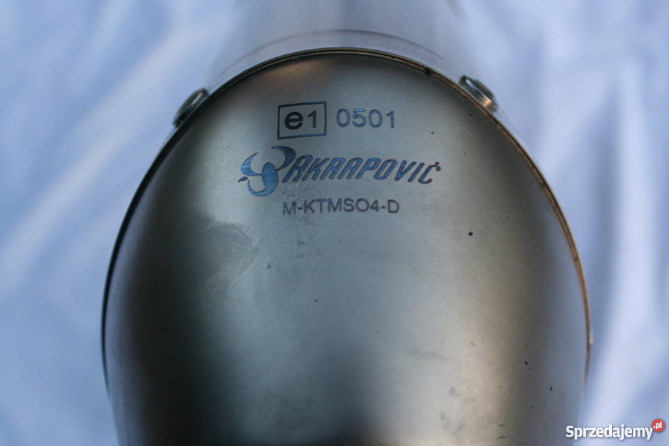 lc4 akrapovic