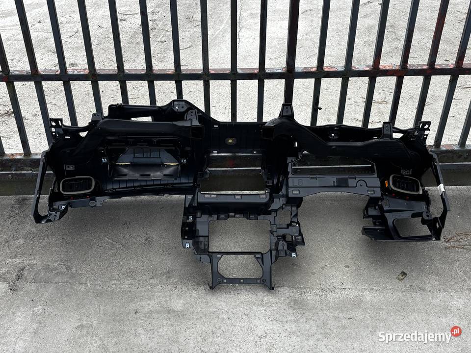 Deska rozdzielcza kokpit Toyota Yaris IV 2022 do Kolonia Głowa