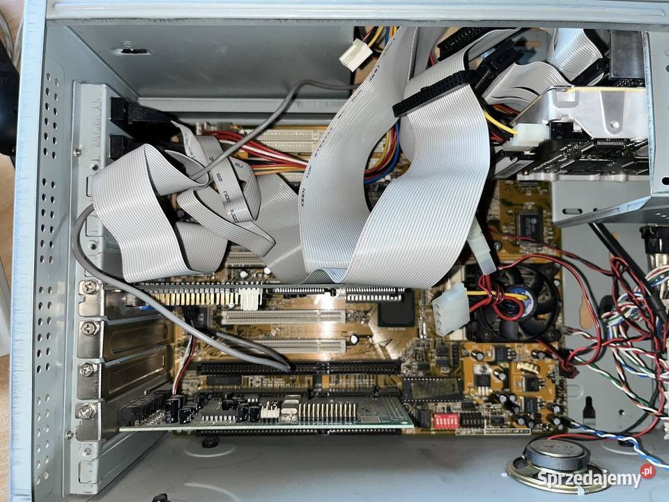 Zabytkowy komputer PC AT Pentium MMX 200MHz Pozostałe Pozostałe Brzana