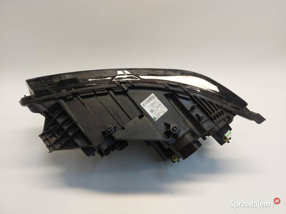 Ford Explorer VII R2KB LAMPA PRAWY PRZÓD FULL