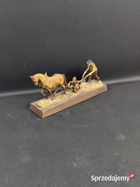 Figura Rolnika Z Koniem