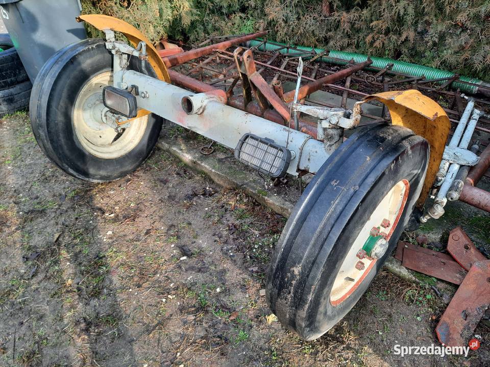 Przednia oś płaska Ursus C330 z kołami nieuszkodzony Bucze