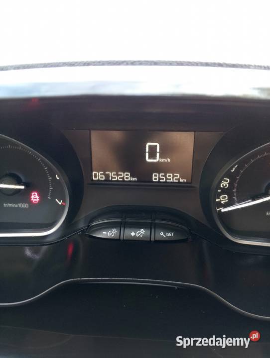 Peugeot 208 lift 18r