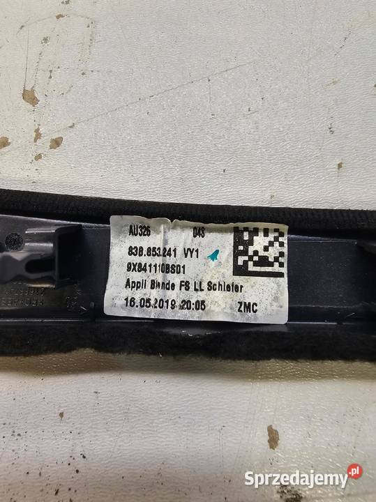 DEKOR DESKI ROZDZIELCZEJ AUDI Q3 F3 83B853241 Przystajń