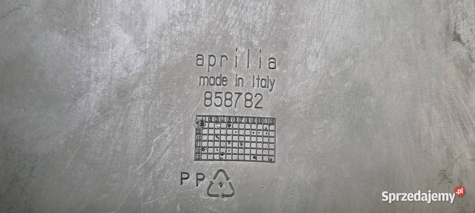 CHLAPACZ APRILIA Tuono V4 1100 Factory TYŁ Lipno