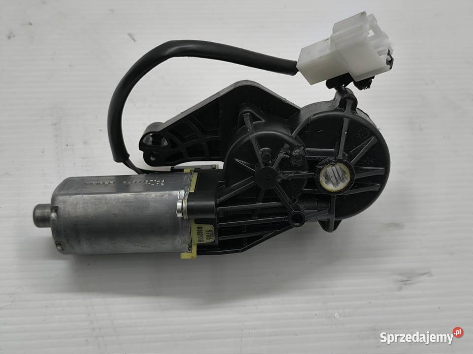 SILNICZEK REGULACJI FOTELA PRAWY EKLASA W212 Wyposażenie elektryczne