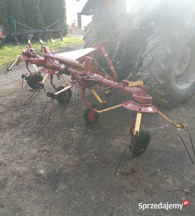 Przetrząsacz przewracarka karuzelowa zawieszana Pisarzowa