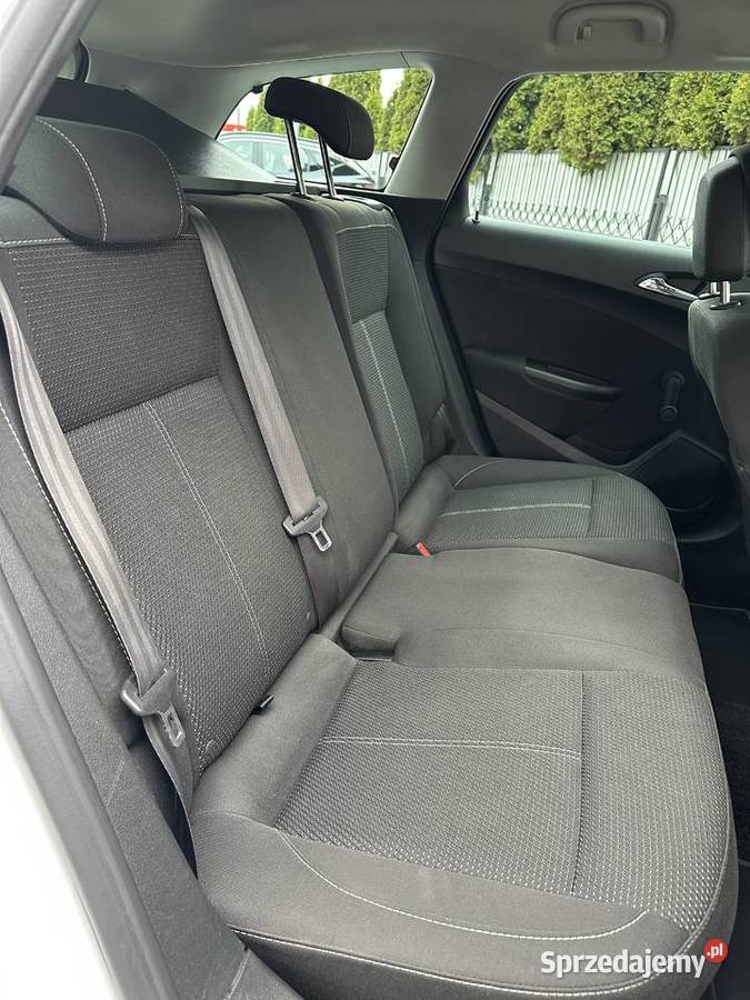 Opel Astra J Sports Tourer 20 diesel 165 Automat Radom