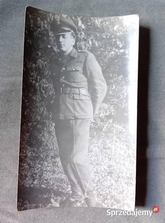 Dwie fotografie żołnierz LWP na urlopie 1960 r Koźminek