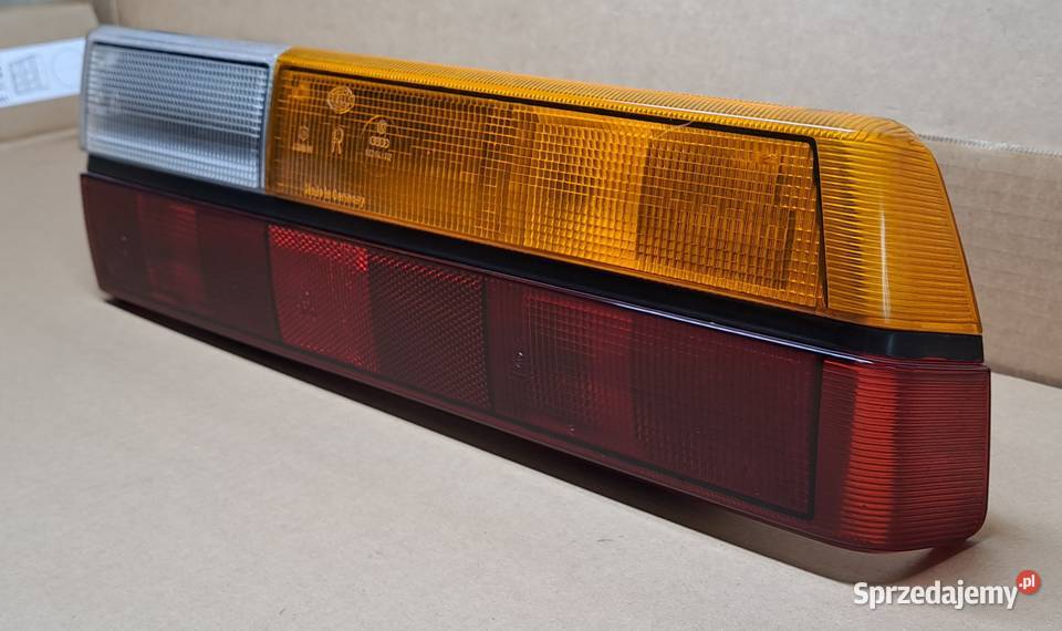 LAMPA TYŁ TYLNA PRAWA AUDI 80 B1 SEDAN 823945285 osobowe