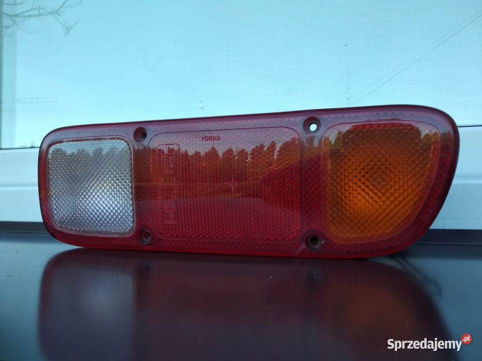 Nissan Terrano II Ford Maverick I lampa tył