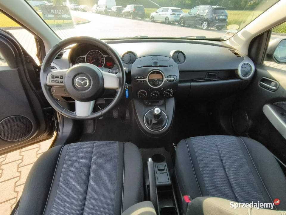Mazda 2 13 benzyna 75 klimatyzacja mały przebieg Kęty