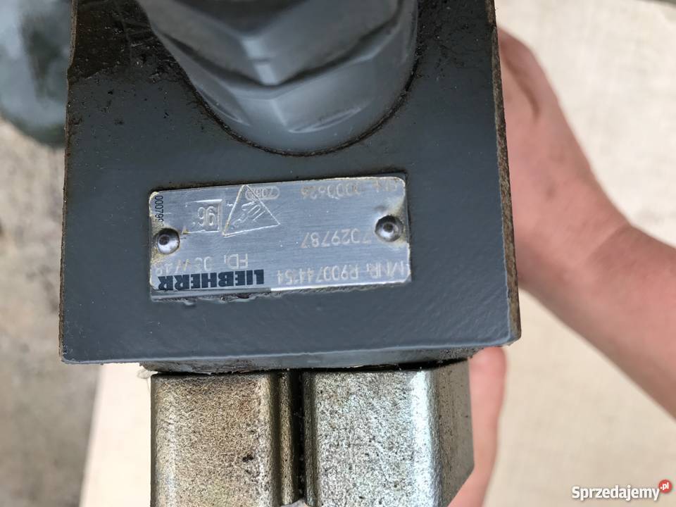 Liebherr r 904c Rozdzielacz glowny Brzeziny