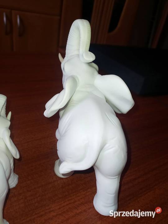 Porcelanowe słonie Zestaw trzech ozdobnych Bytom