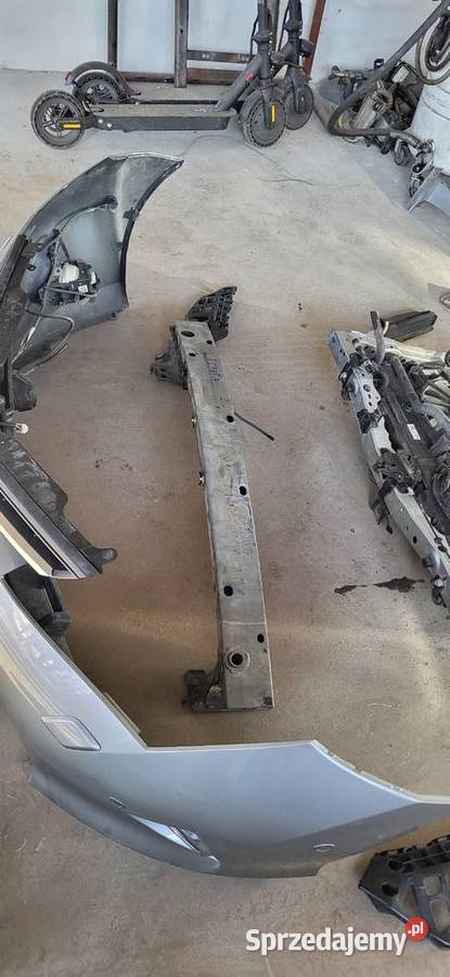 Sprzedam kompletny przód toyota aurisII hybryda osobowe Narol