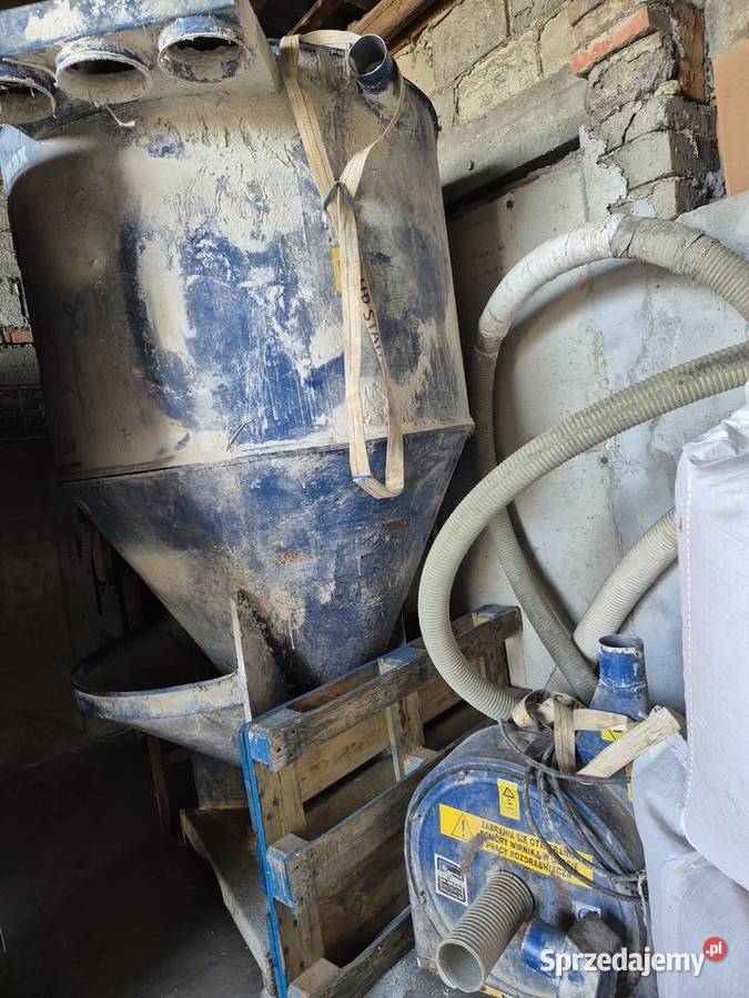 Mieszalnik pasz z srutownikiem