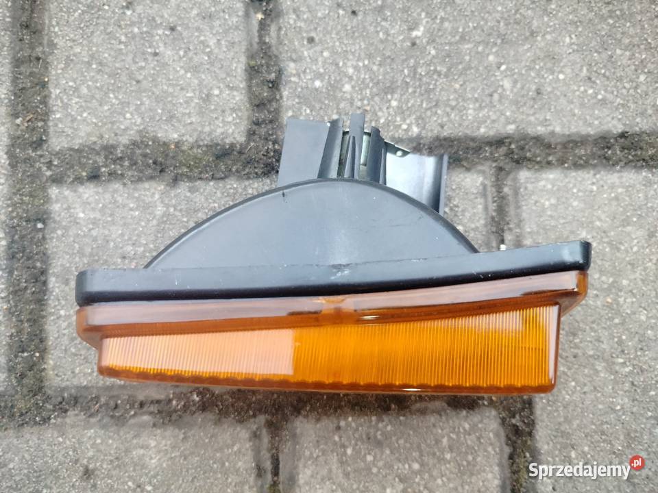 Kierunkowskaz Fiat 126p prawy Pszczyna