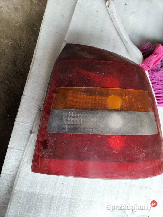 OPEL ASTRA II G 2 LAMPA TYŁ TYLNA PRAWA lampy tylne Kamień-Kolonia