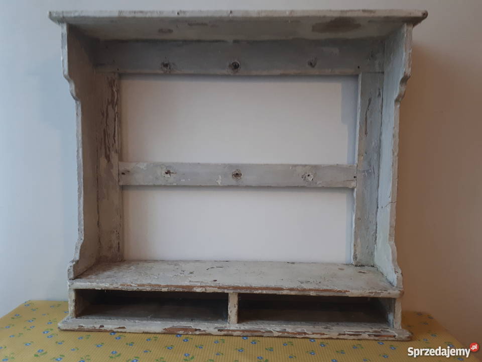 Stara drewniana półka Borów