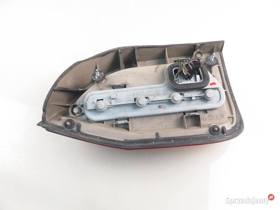 LAMPA PRAWA TYLNA OPEL ZAFIRA A WKLAD 6 PIN Lampy tylne