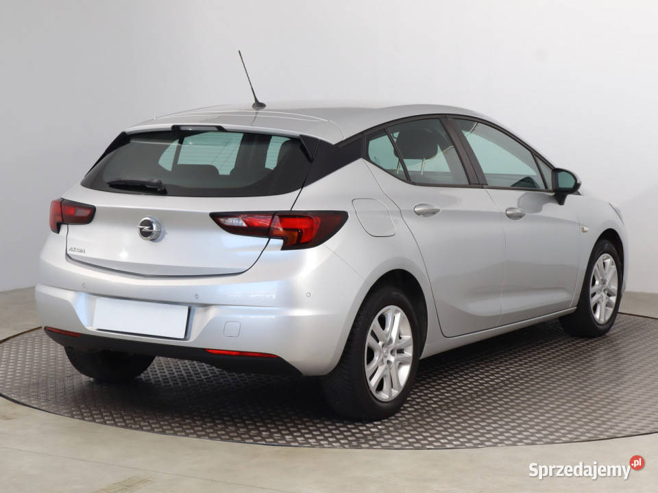 Opel Astra 12 Turbo manualna Bielany Wrocławskie