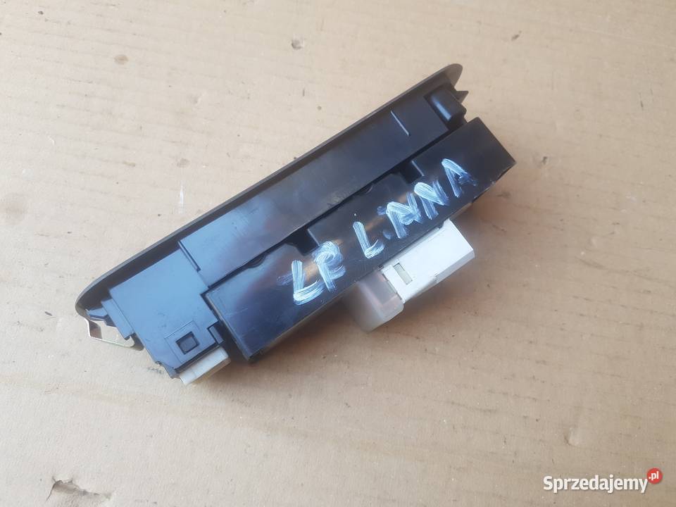 Suzuki Liana panel sterownia szybami przełącznik Legnica