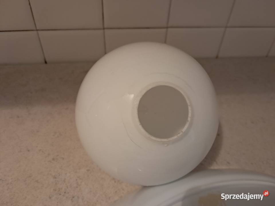 Klosz szklany mleczny kula mały do sprzedania Kraków sprzedam